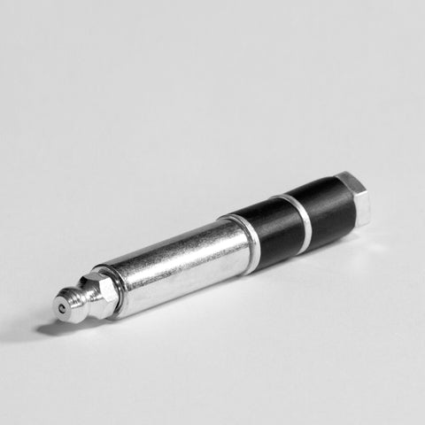 Injektionspacker 070-2R aus Stahl in schräger Ansicht mit Kegelnippel