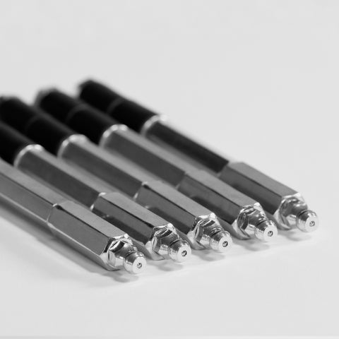 Mehrere Injektionspacker 120-2BH aus Stahl nebeneinander angeordnet