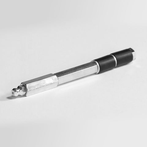 Injektionspacker 120-2BH aus Stahl in schräger Ansicht mit Kegelnippel